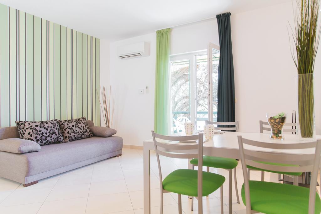 Apartments Sea View โอมิช ภายนอก รูปภาพ