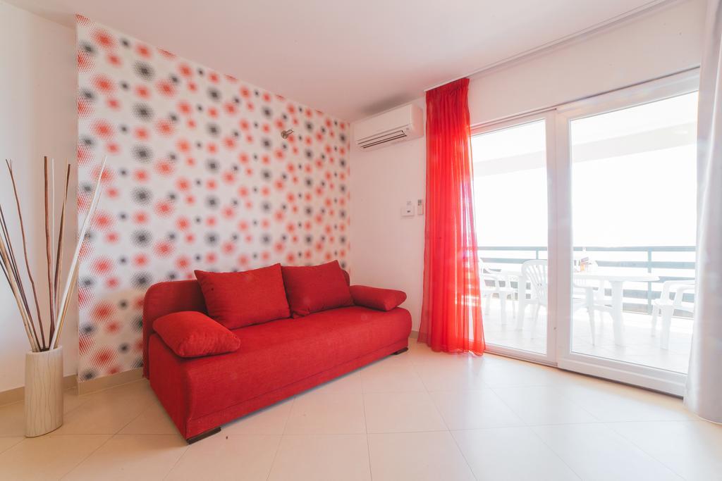 Apartments Sea View โอมิช ภายนอก รูปภาพ